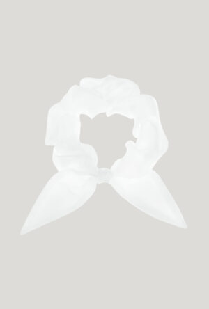 White silk organza hair scrunchie with knot detail - Biała scrunchie do włosów z jedwabnej organzy z wiązaniem - Bonnie