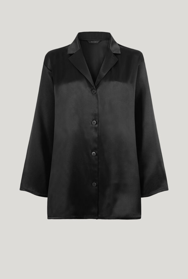 Black silk oversized pyjama-style shirt Czarna jedwabna koszula oversize