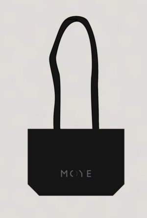 Small black tote bag crafted from high quality cotton
Mała czarna torba tote z wysokiej jakości bawełny